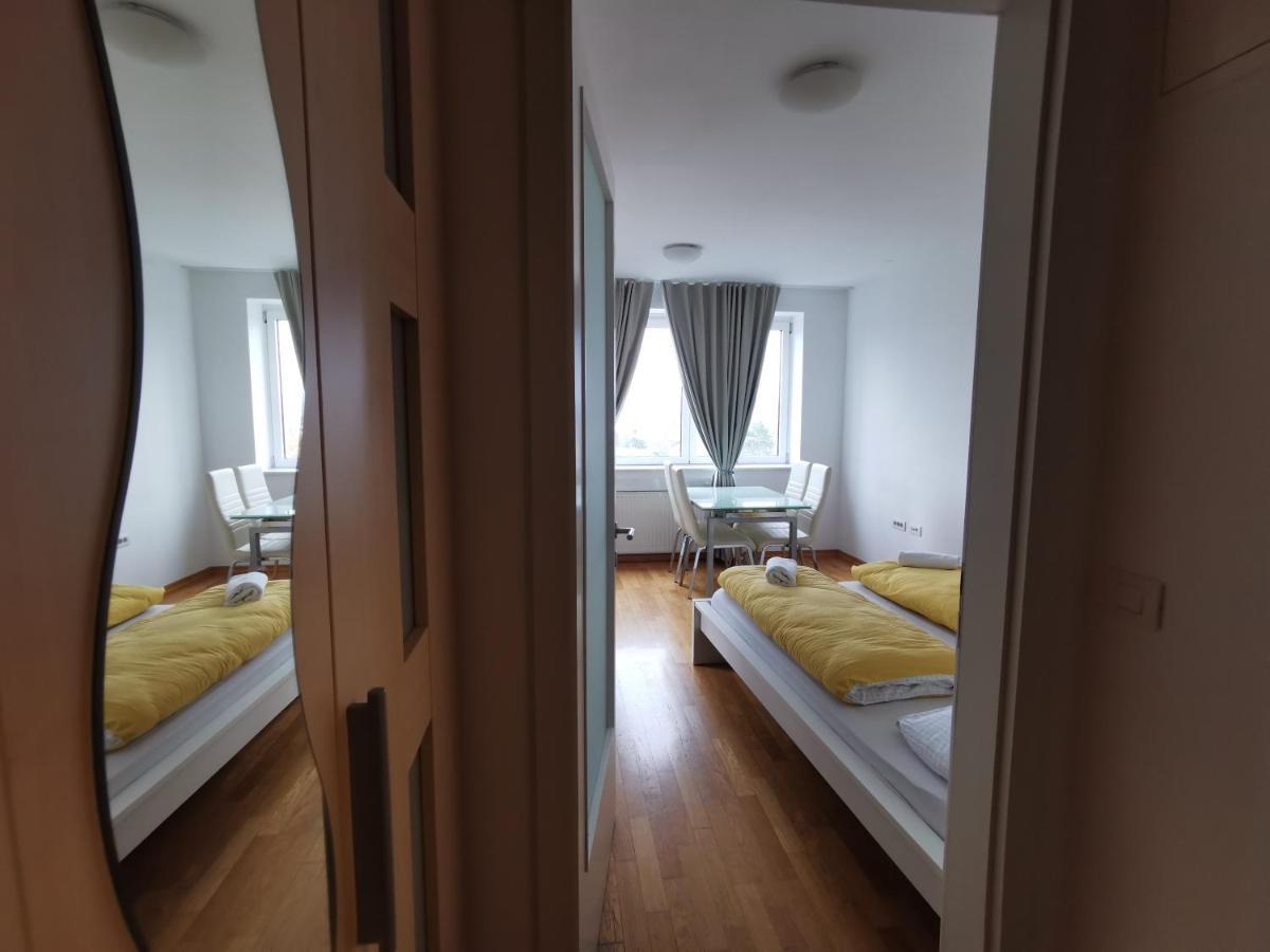 Trnovo Apartment With Free Parking Ljubljana Bagian luar foto