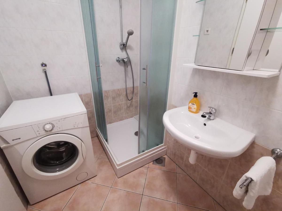 Trnovo Apartment With Free Parking Ljubljana Bagian luar foto