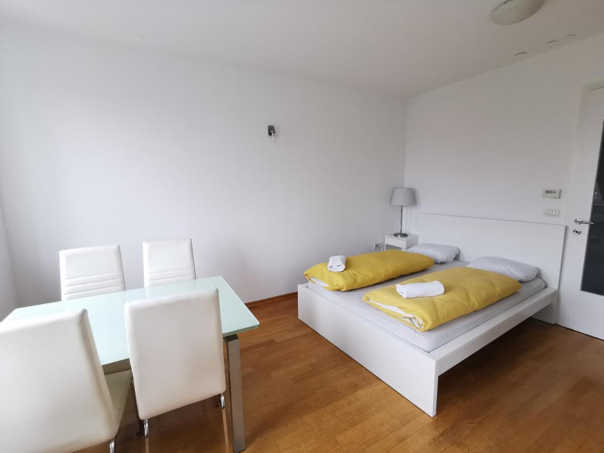 Trnovo Apartment With Free Parking Ljubljana Bagian luar foto